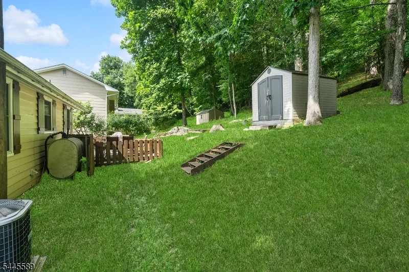 112 Seneca Lake Rd Sparta, NJ 07871