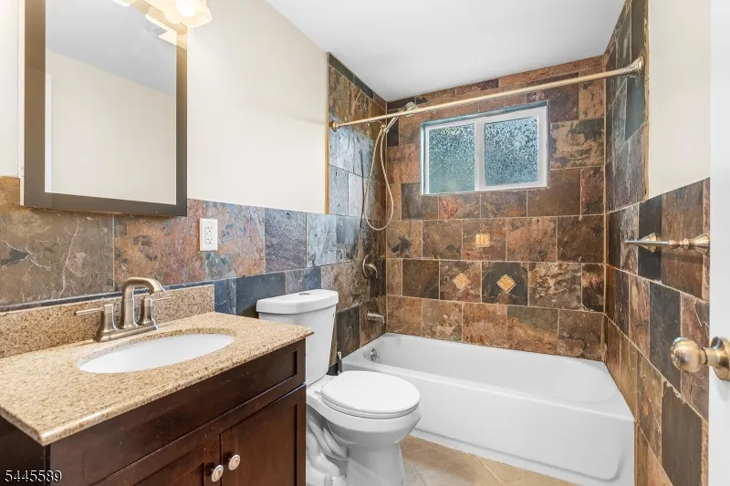 112 Seneca Lake Rd Sparta, NJ 07871