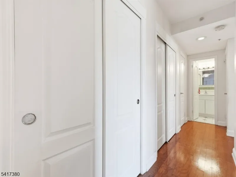 60 Parkway Dr East Orange City, NJ 07017