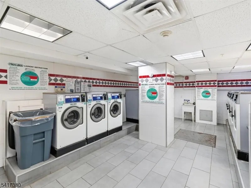 60 Parkway Dr East Orange City, NJ 07017