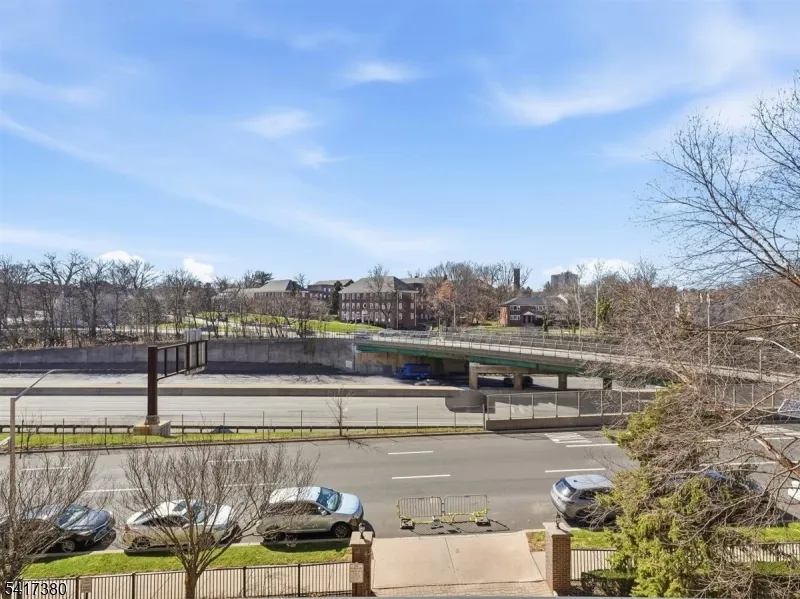 60 Parkway Dr East Orange City, NJ 07017