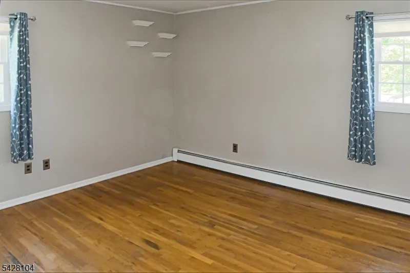 121 Leland Trl Hopatcong, NJ 07843