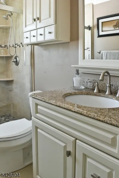 121 Leland Trl Hopatcong, NJ 07843