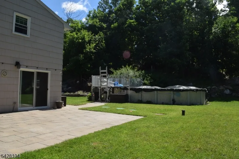 121 Leland Trl Hopatcong, NJ 07843