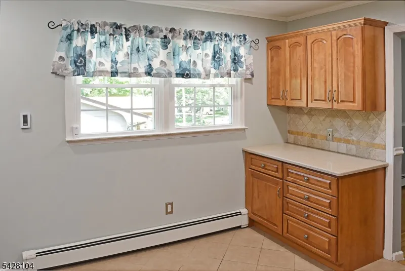 121 Leland Trl Hopatcong, NJ 07843