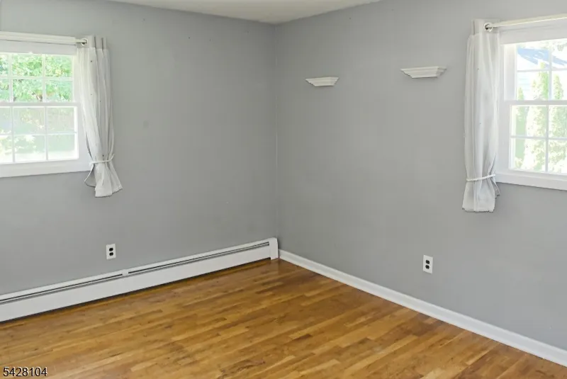 121 Leland Trl Hopatcong, NJ 07843