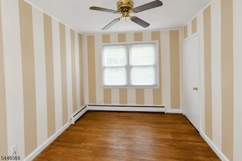 18 Summit Rd Sparta, NJ 07871