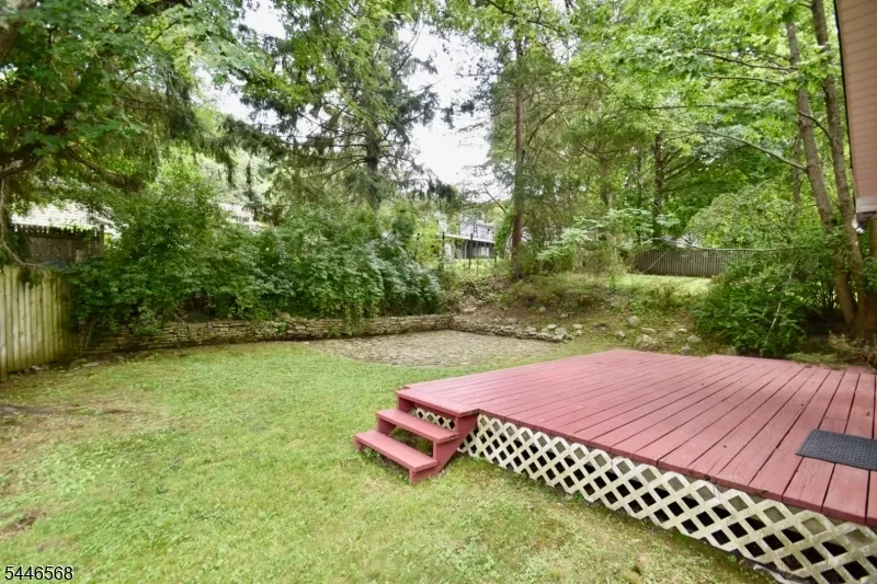 18 Summit Rd Sparta, NJ 07871