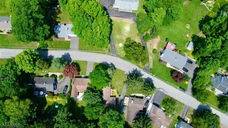 18 Summit Rd Sparta, NJ 07871