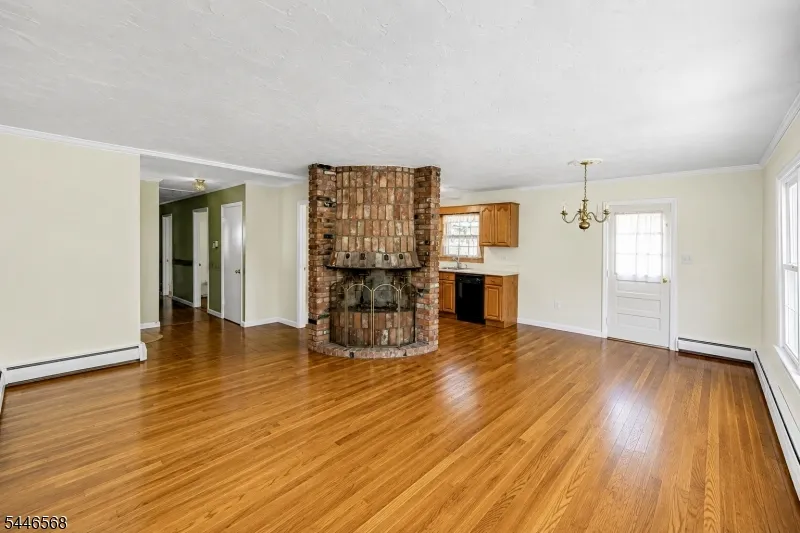 18 Summit Rd Sparta, NJ 07871
