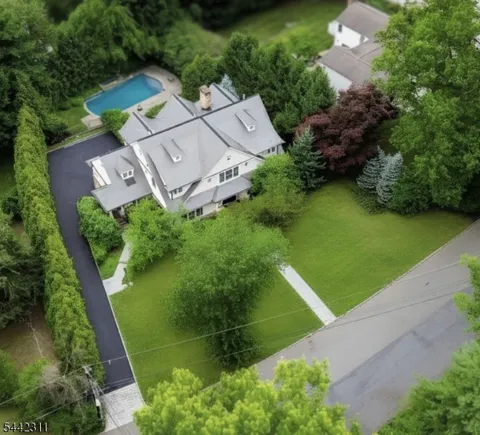 281 Long Hill Dr