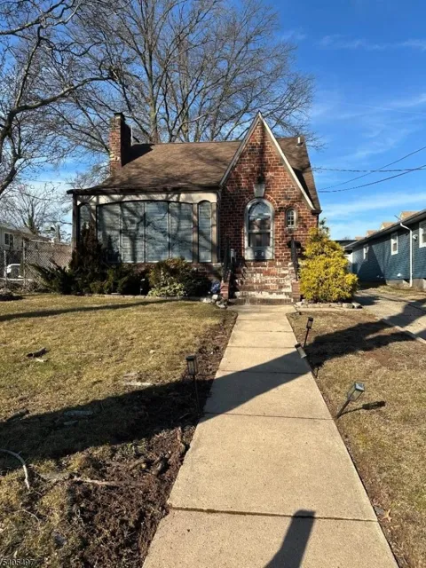 123 E 6Th Ave