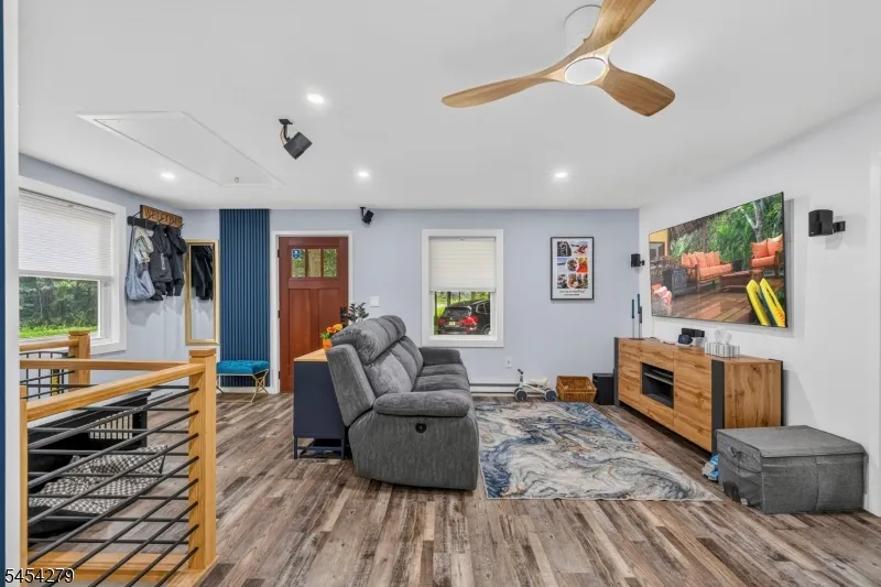 532 Glen Rd Sparta, NJ 07871
