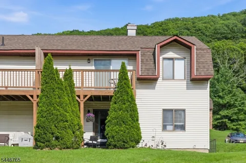 17 Great Gorge Ter