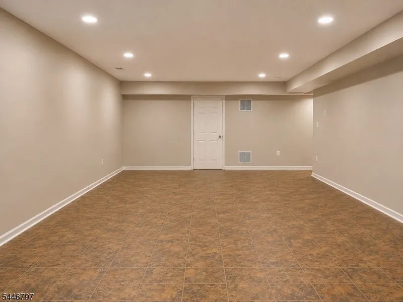 141 Coburn Rd Hopewell, NJ 08534
