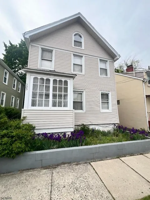 393 Glenwood Ave
