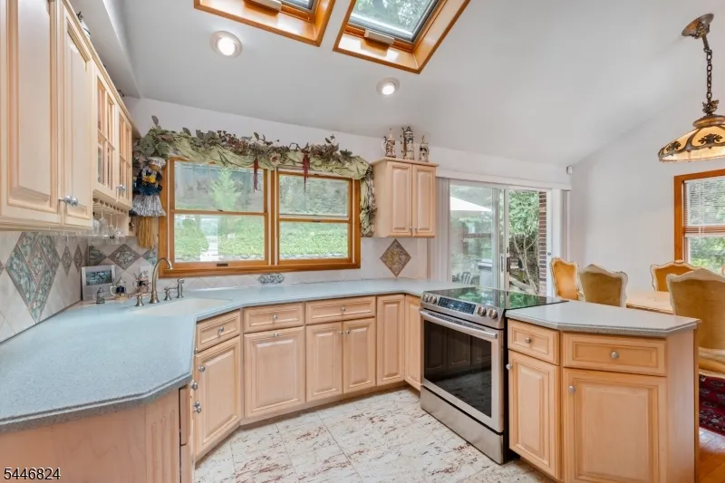 21 Maple Pkwy Sparta, NJ 07871