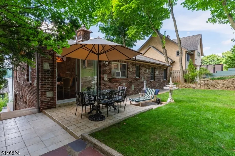 21 Maple Pkwy Sparta, NJ 07871