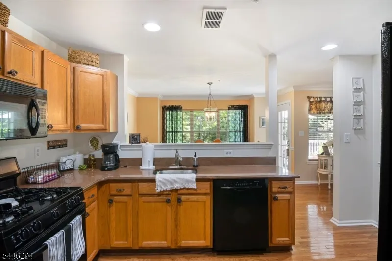 34 Ridge Dr Pompton Lakes, NJ 07442