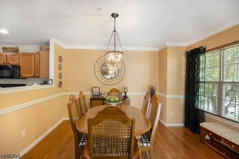 34 Ridge Dr Pompton Lakes, NJ 07442