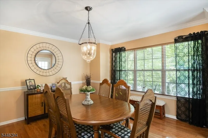 34 Ridge Dr Pompton Lakes, NJ 07442