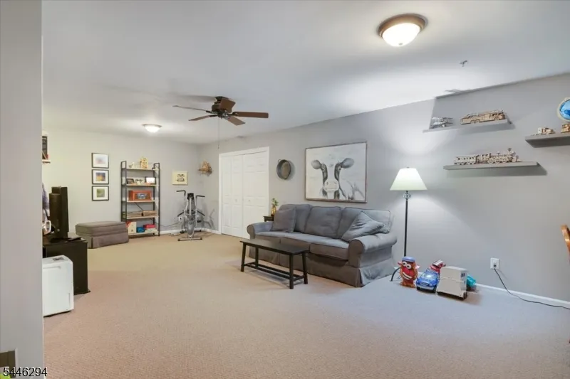 34 Ridge Dr Pompton Lakes, NJ 07442