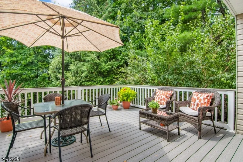34 Ridge Dr Pompton Lakes, NJ 07442