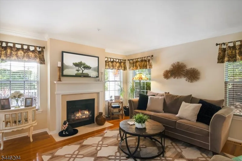 34 Ridge Dr Pompton Lakes, NJ 07442