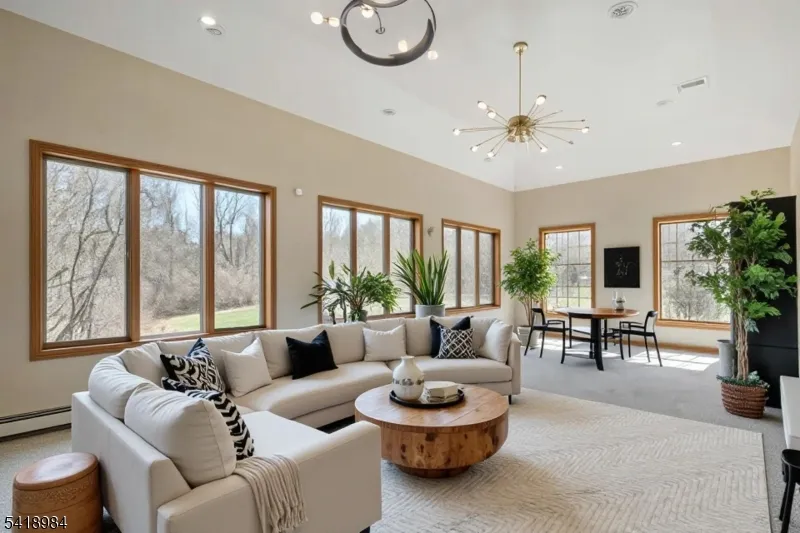 5 Noble Ct Washington, NJ 07853