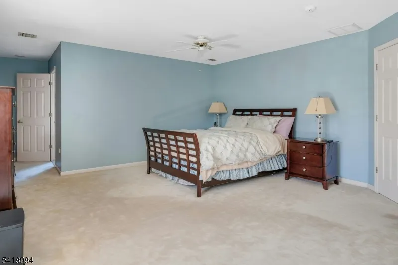 5 Noble Ct Washington, NJ 07853