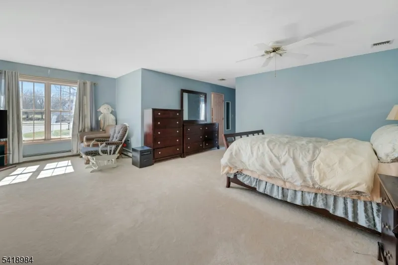5 Noble Ct Washington, NJ 07853