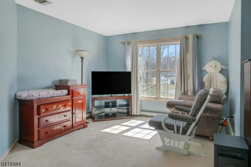5 Noble Ct Washington, NJ 07853