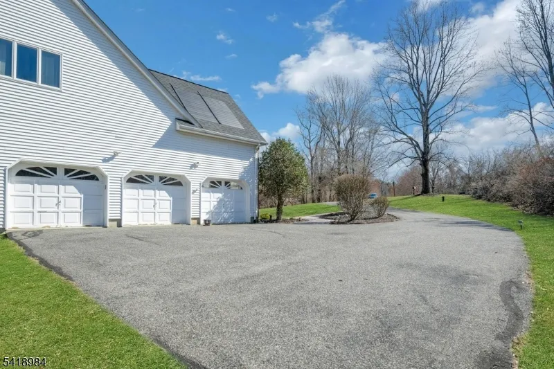 5 Noble Ct Washington, NJ 07853