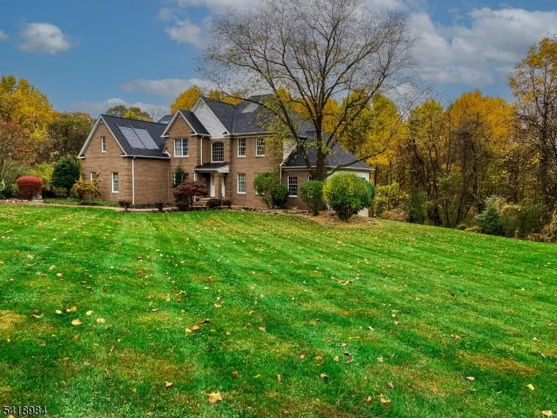 5 Noble Ct Washington, NJ 07853