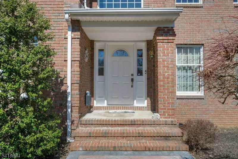 5 Noble Ct Washington, NJ 07853
