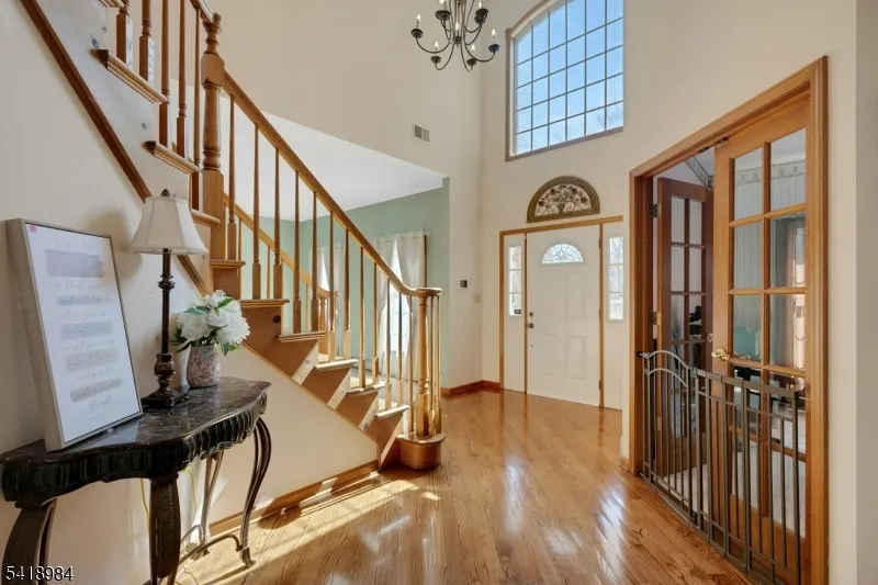 5 Noble Ct Washington, NJ 07853