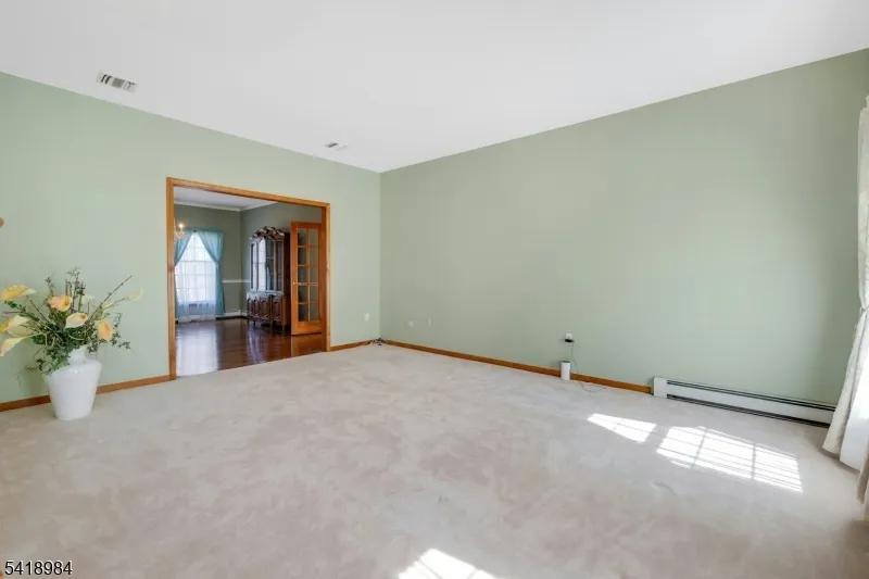 5 Noble Ct Washington, NJ 07853