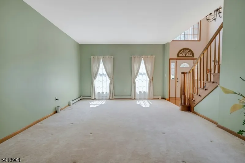 5 Noble Ct Washington, NJ 07853