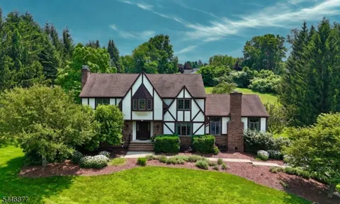 34 Deire Dr