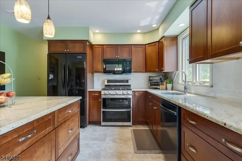 34 Deire Dr Sparta, NJ 07871
