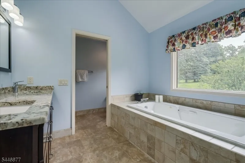 34 Deire Dr Sparta, NJ 07871