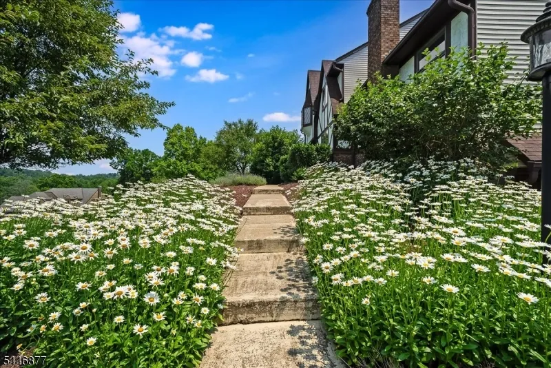 34 Deire Dr Sparta, NJ 07871