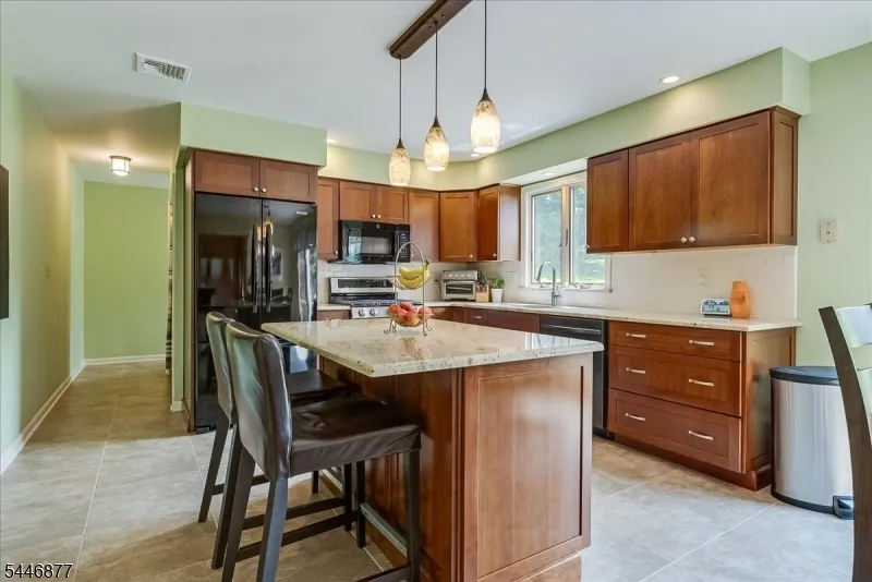34 Deire Dr Sparta, NJ 07871
