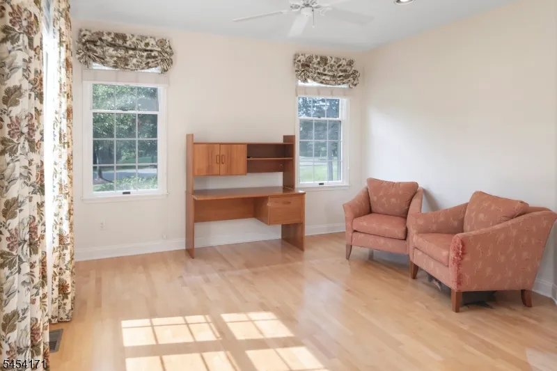 5 Alvamar Ct Montgomery, NJ 08558