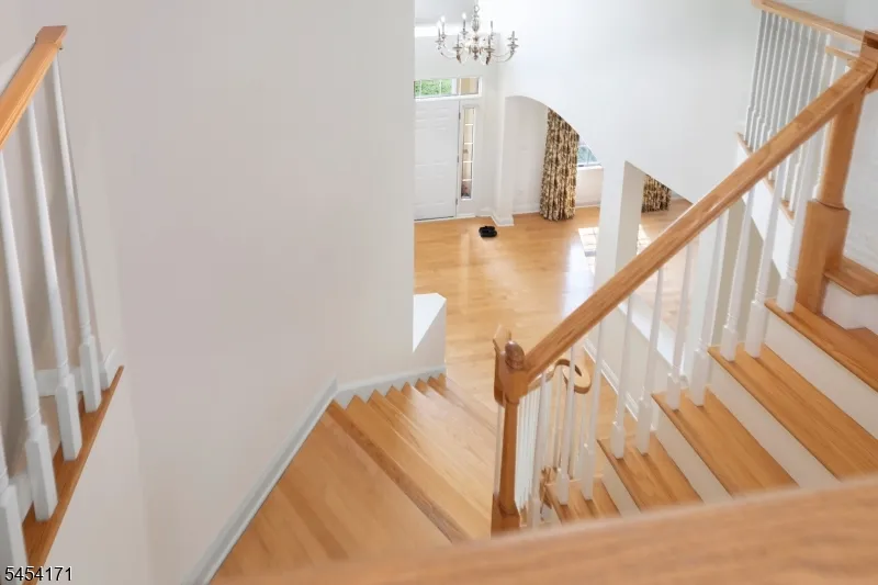 5 Alvamar Ct Montgomery, NJ 08558