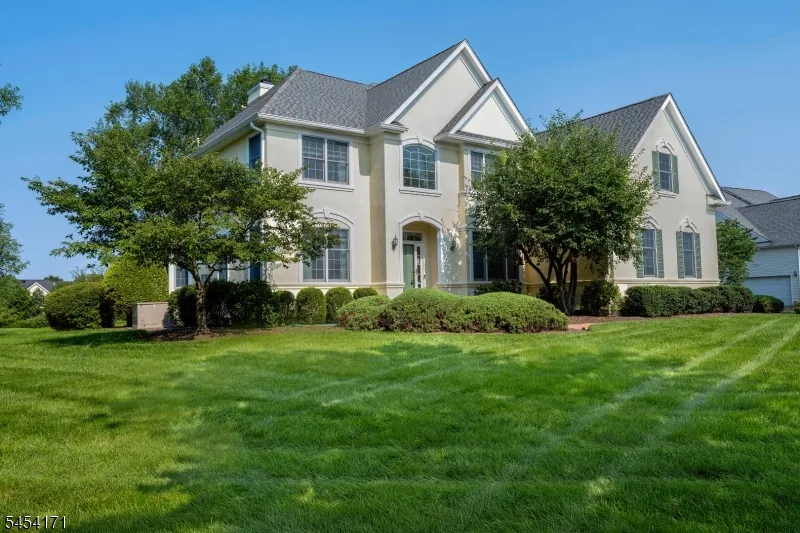5 Alvamar Ct Montgomery, NJ 08558