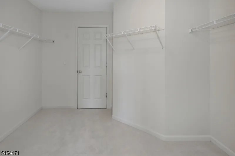 5 Alvamar Ct Montgomery, NJ 08558