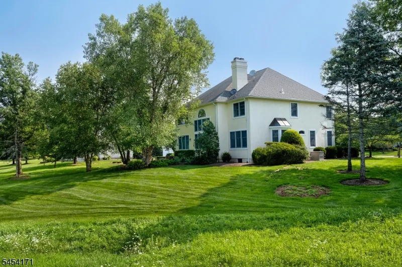5 Alvamar Ct Montgomery, NJ 08558