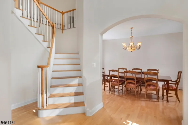 5 Alvamar Ct Montgomery, NJ 08558