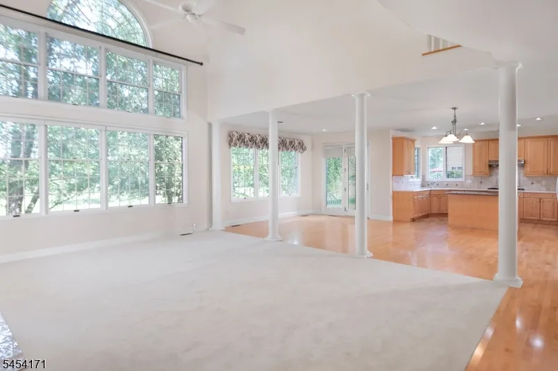 5 Alvamar Ct Montgomery, NJ 08558